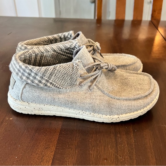 Hey Dude Shoes High Top Heydude Grey Houndstooth Shoes Womens 8